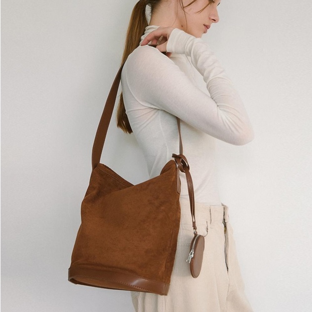 NWT Slouchy Bucket Bag Light Brown W Makeup Bag
